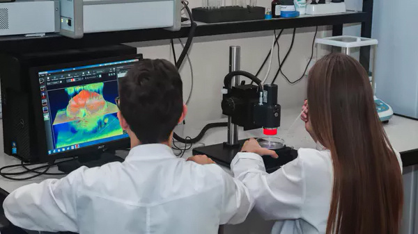 Scientists are researching the e-liquid in vape pen